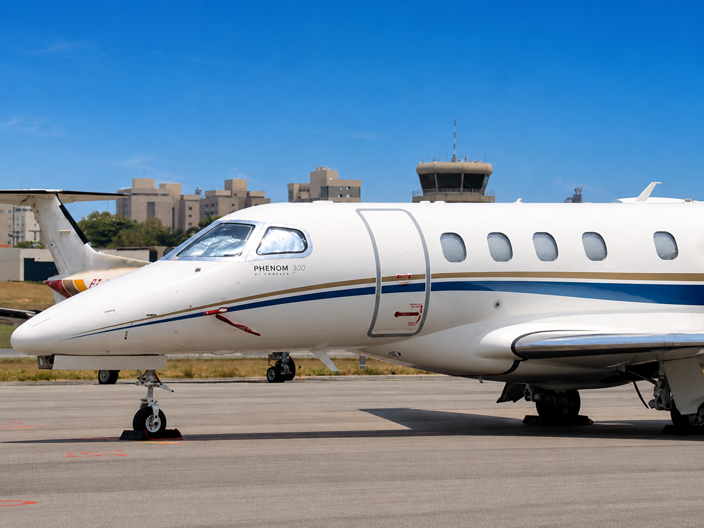2014 Embraer Phenom 300