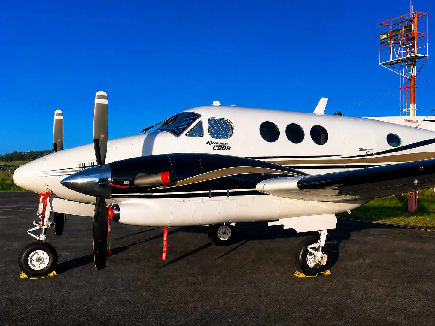 2001 Beechcraft King Air C90B